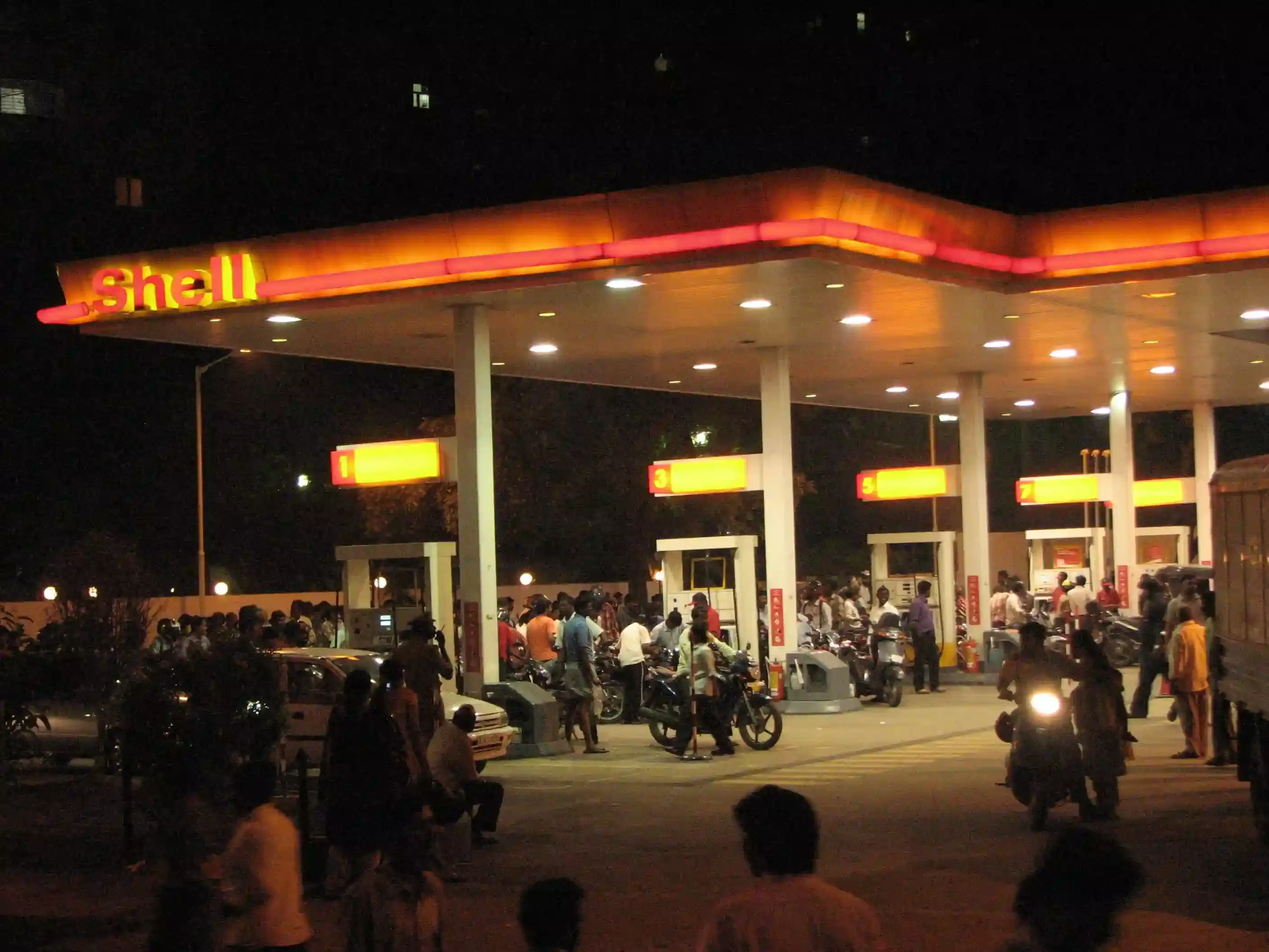 UP Minister Claims 95% Indians Dont Need Petrol, But Fuel Prices Affect All UP Minister Claims 95% Indians Dont Need Petrol, But Fuel Prices Affect All